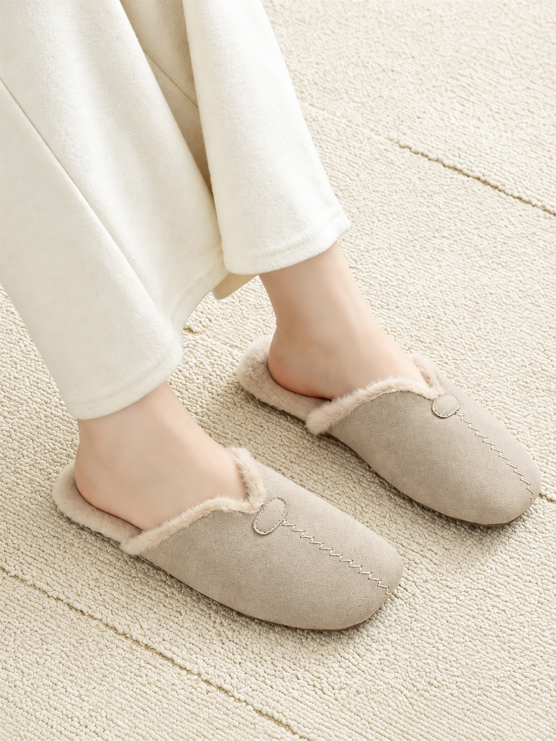 Hearthline Plush Slippers